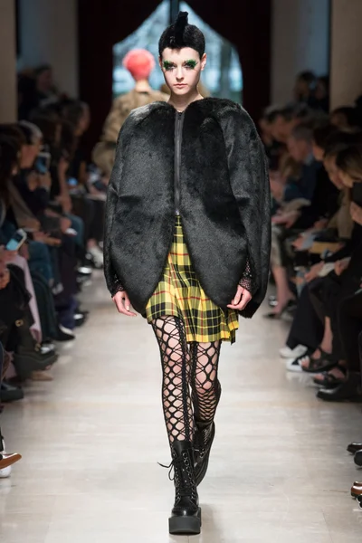 Look 40
